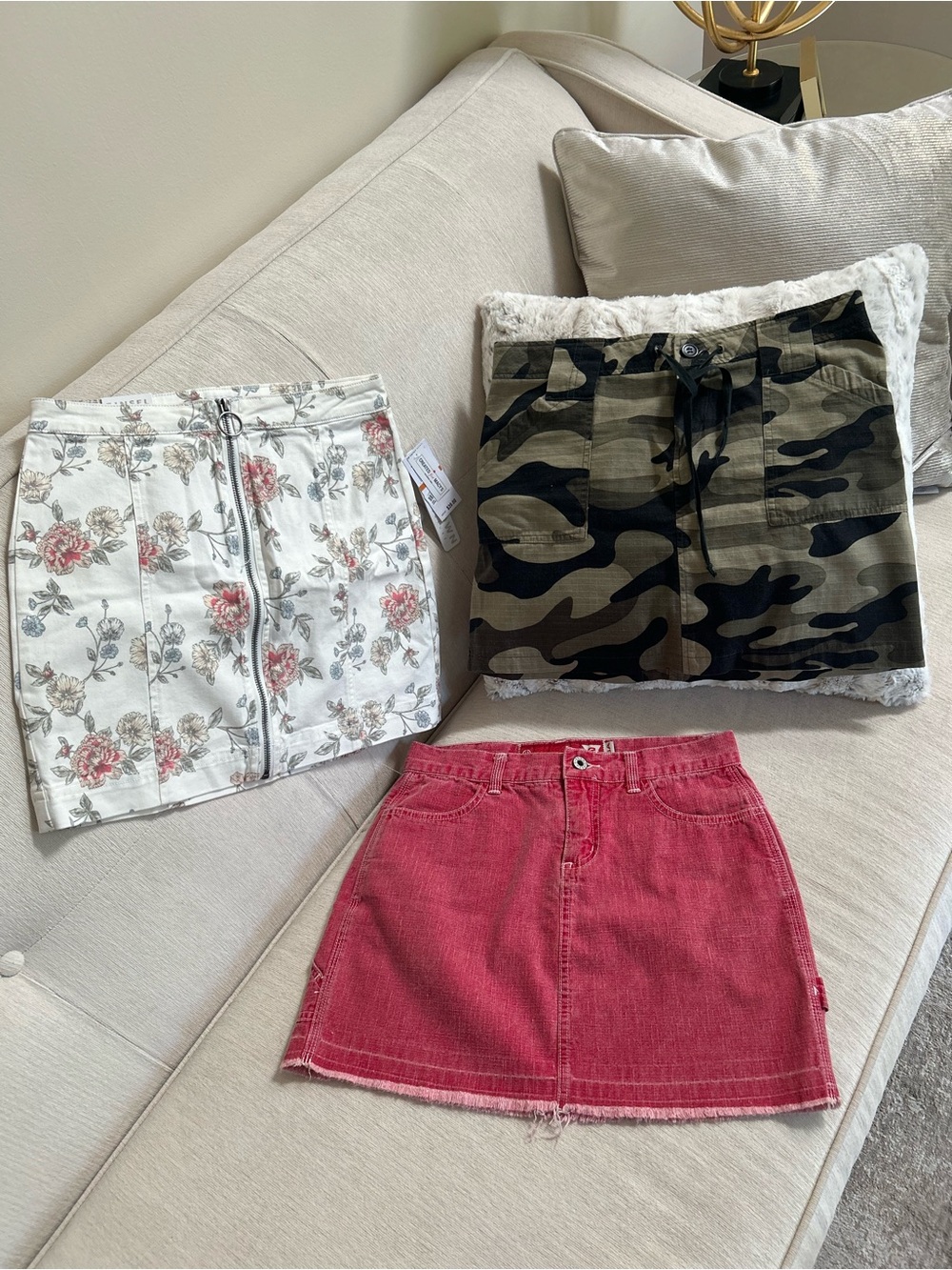 Tinseltown Cream floral zip front Mini Skirt & Red Guess Mini, Camo Mini